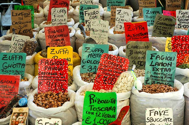 Market Selling Nuts & Seeds