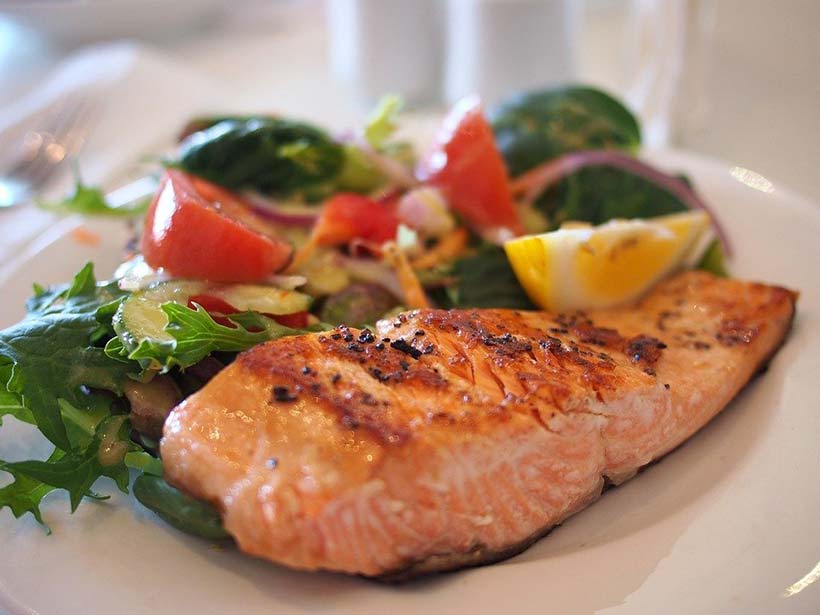 Grilled Salmon Salad